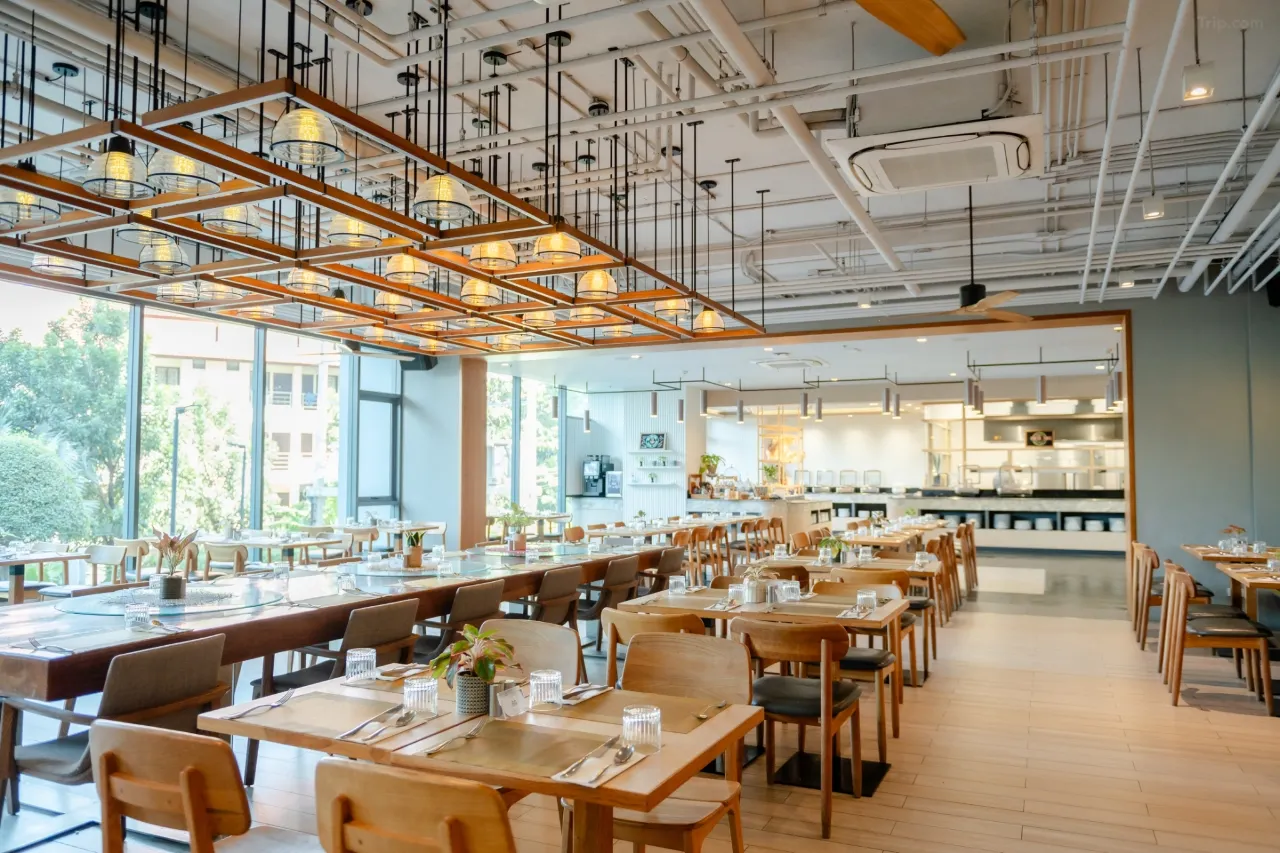 25-Metre Infinity Pool